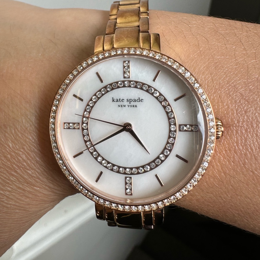 Stunning Rosegold W/Mother Of Pearl Face Needs New Battery. Comes W/Extra Links